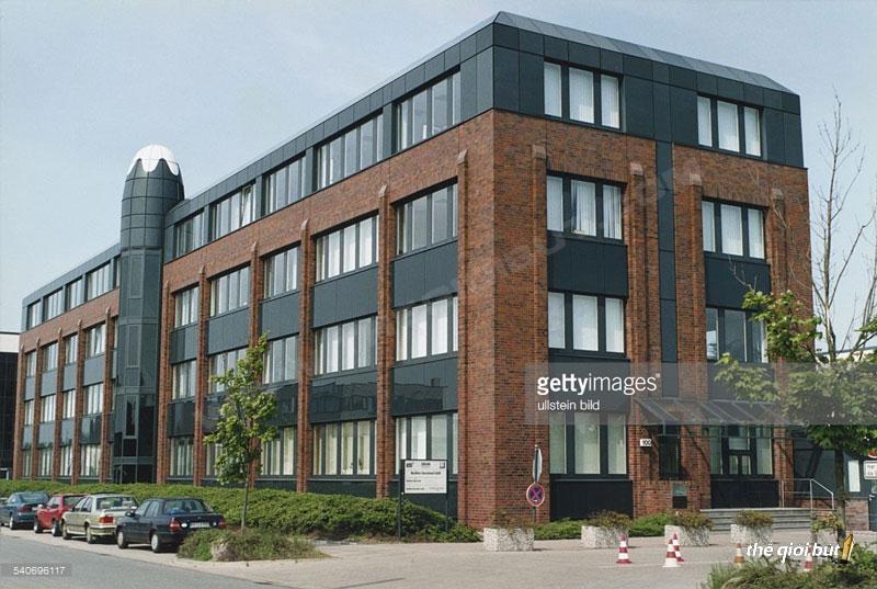 Nha-may-san-xuat-but-Montblanc---Montblanc-Hamburg-Factory1
